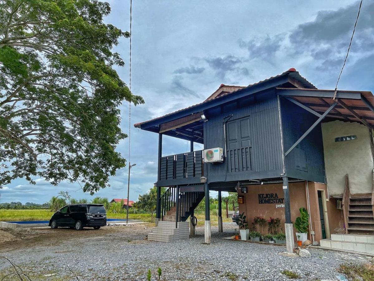 Kejora Homestay Kangar Exteriör bild