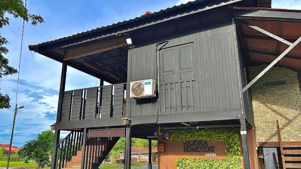 Kejora Homestay Kangar Exteriör bild