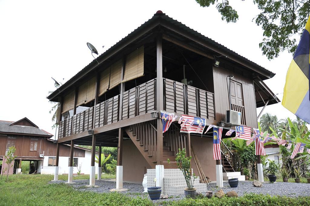 Kejora Homestay Kangar Exteriör bild